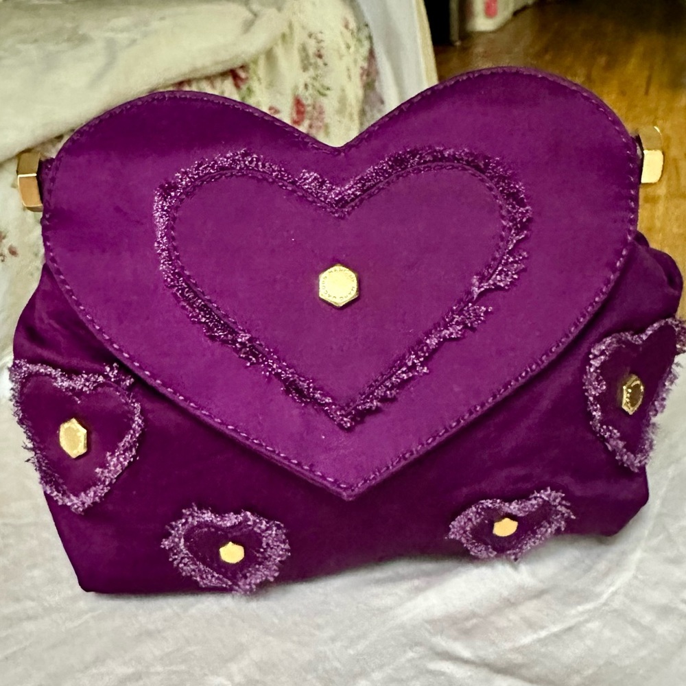 Marc by Marc Jacobs heart clutch purse purple gold metal detail